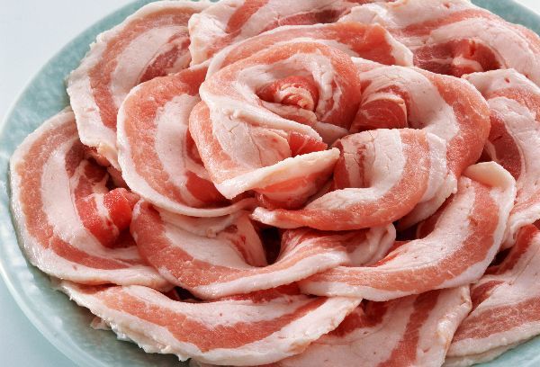 Користь і шкода свинини для організму, калорійність свинини, протипоказання до вживання