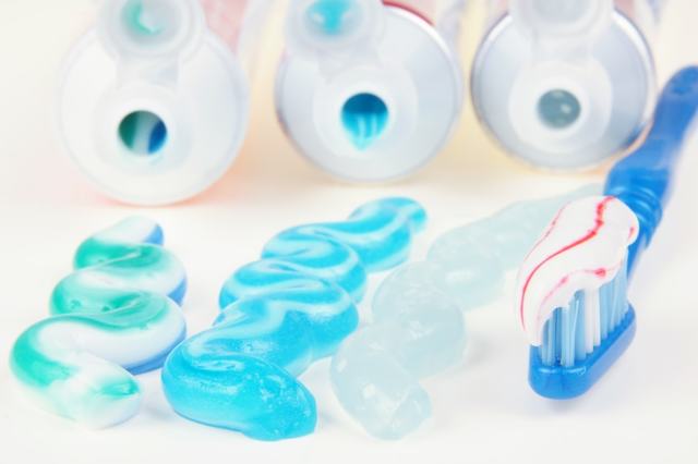 Зубні пасти для дорослих: класифікація, склад, рекомендації з вибору, показання та протипоказання