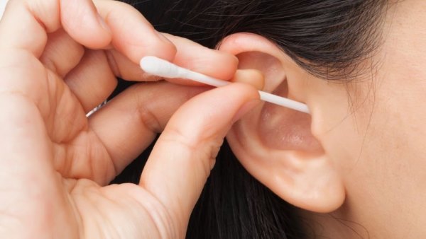Борний спирт у вухо: інструкція із застосування, як капати і чи можна