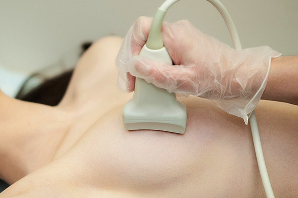 Ущільнення в молочній залозі: що це може бути, чому виникають ущільнення в грудях і як діагностувати мастопатію