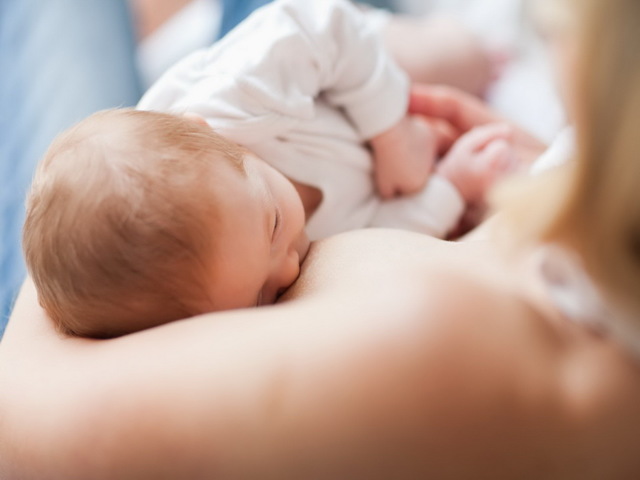 Колір калу у новонародженого при грудному вигодовуванні: норма і патологія