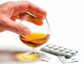 Чи можна поєднувати Мидокалм і алкоголь: можливі наслідки та побічні ефекти