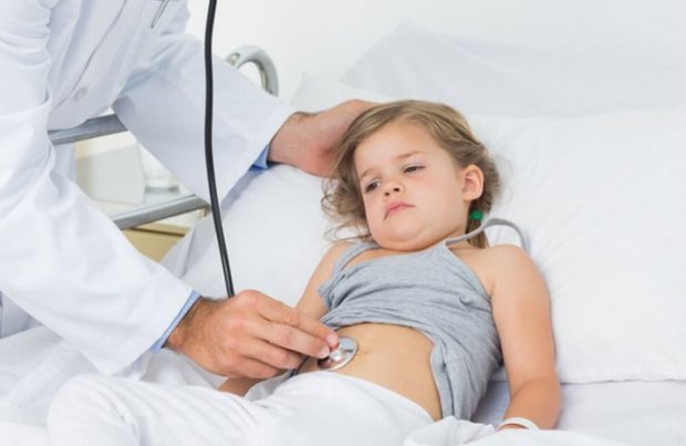 Гострий апендицит у дітей: як проявляється і що робити при виявленні