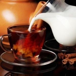 Чай з молоком: калорійність, користь і шкода для організму, рецепти приготування для схуднення