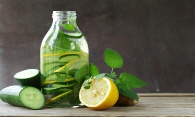 Вода з лимоном для схуднення: користь і шкода, калорійність, як правильно готувати і пити