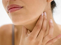 Болить горло і нежить, як можна лікуватися?