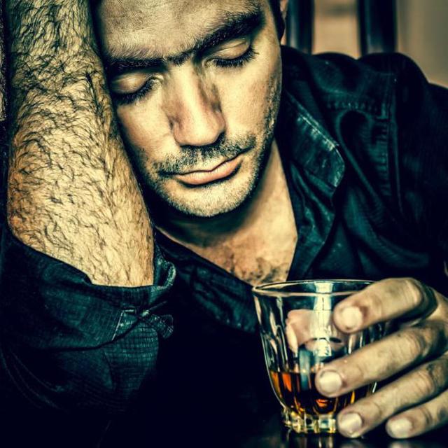 Алкогольна інтоксикація: крапельниці, лікування, перша допомога при отруєнні алкоголем