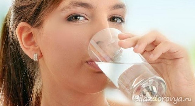 Наскільки небезпечно полоскати горло розчином йоду з водою?