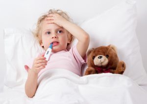 Скільки при ангіні тримається температура у дитини і дорослого?