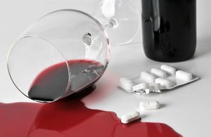 Еналаприл і алкоголь: сумісність і через скільки можна пити таблетки